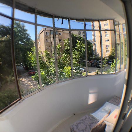 Le Garcon De Cristina-Simple,Quiet,Spacious Studio ブカレスト エクステリア 写真