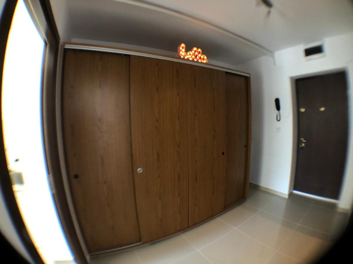 Le Garcon De Cristina-Simple,Quiet,Spacious Studio ブカレスト エクステリア 写真